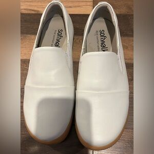 Softwalk Alexandria Sneaker 👟